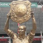 wally lewis statue